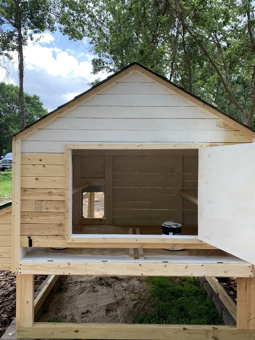 ChickenCoop RealMilkPaint 2
