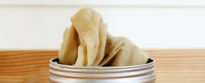 how to apply wood wax