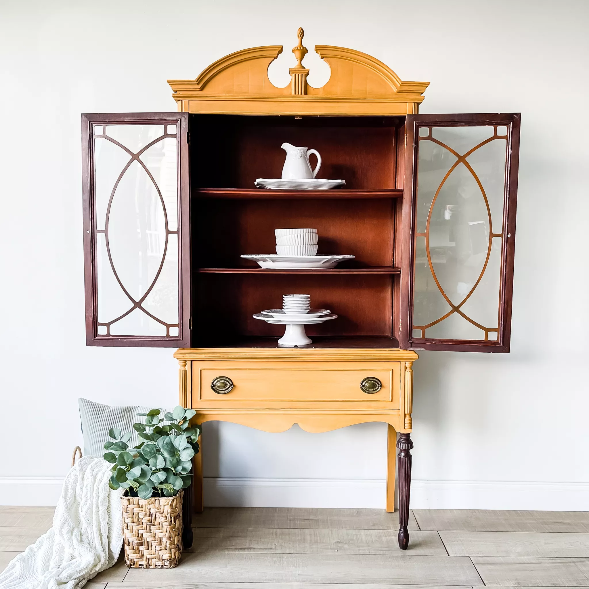 use milk paint to paint furniture
