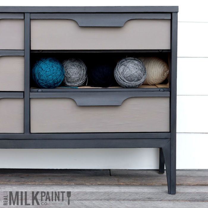 Black Iron Paint - Image 9
