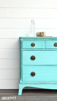 caribbean-blue-dresser-decorations